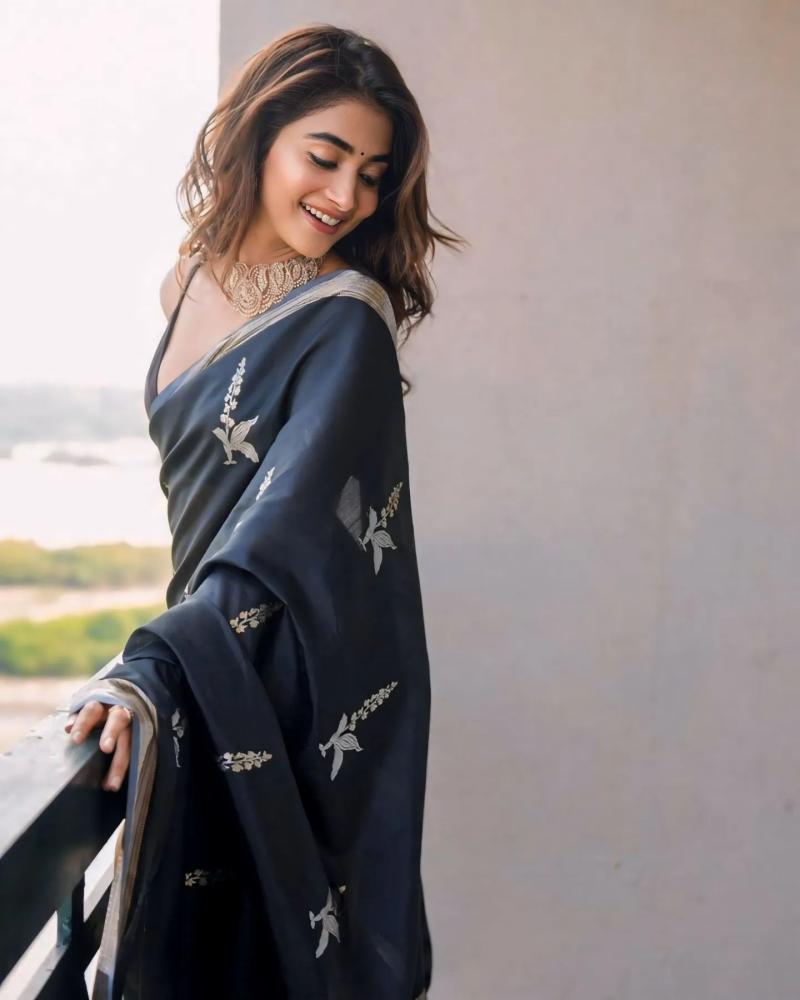 pooja-hegde-cute-photos